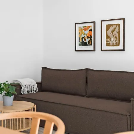 Amazing 2br W Balcony In The Heart Of
